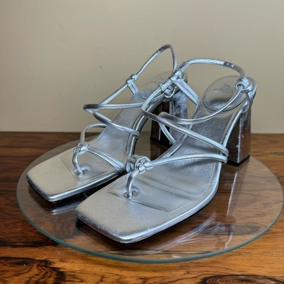 NEW Marc Fisher Giada Sandal in silver - Picture 6 of 16